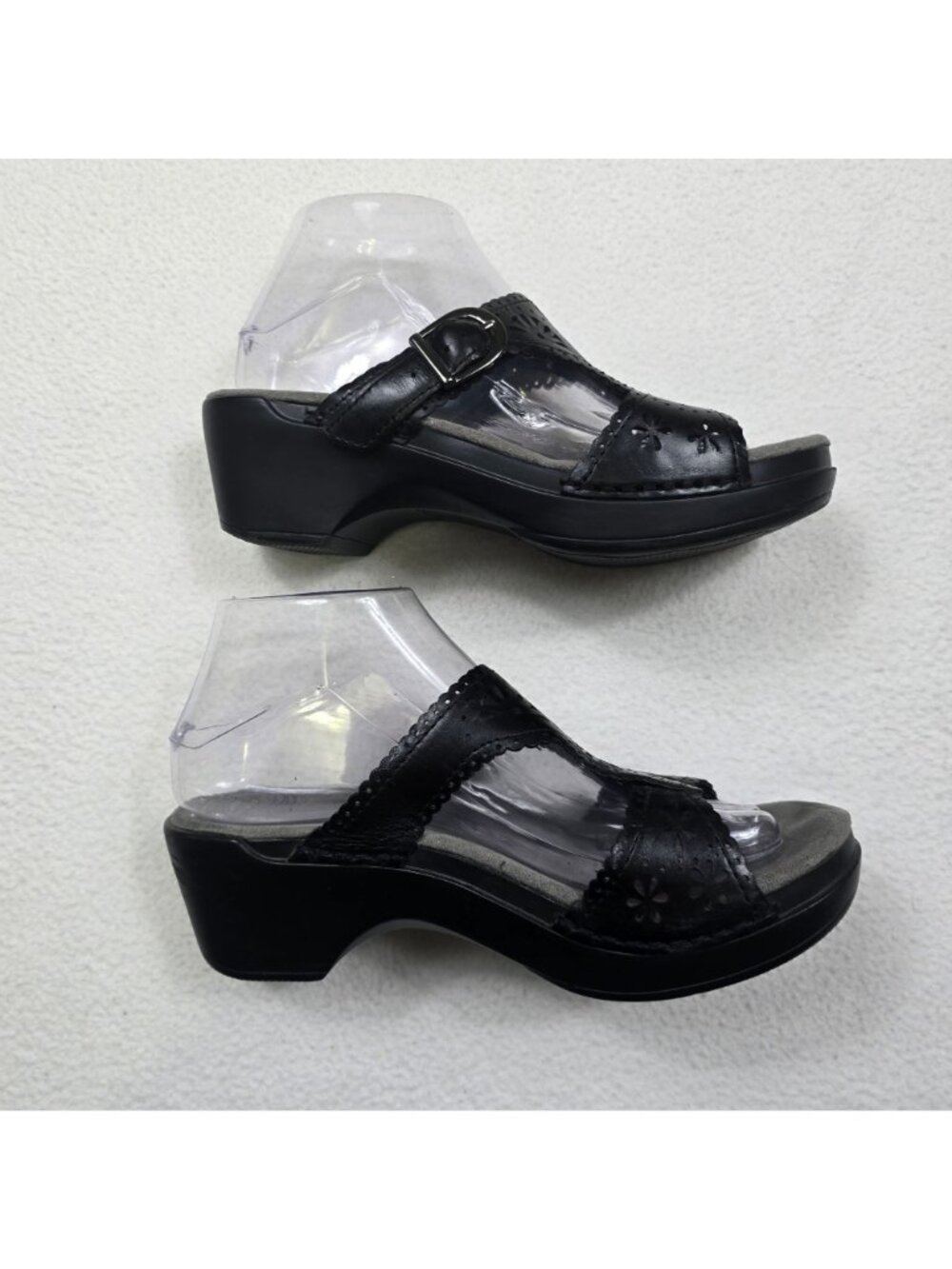 Dansko Womens Size 39 Wedge Sandals Black Cut-Out Leather - Picture 4 of 7